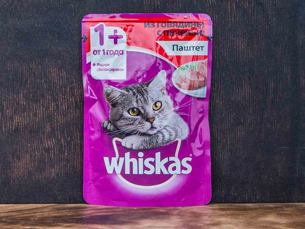 Включи вискас бессмертный. Мягкий корм Whiskas. Вискас для стерилизованных кошек влажный. Whiskas для котят. Влажный корм вискас для стерилизованных кошек.